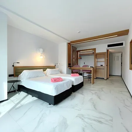 Hotel Stic Urban & 4*