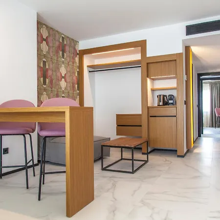 Stic Urban & מלון 4*